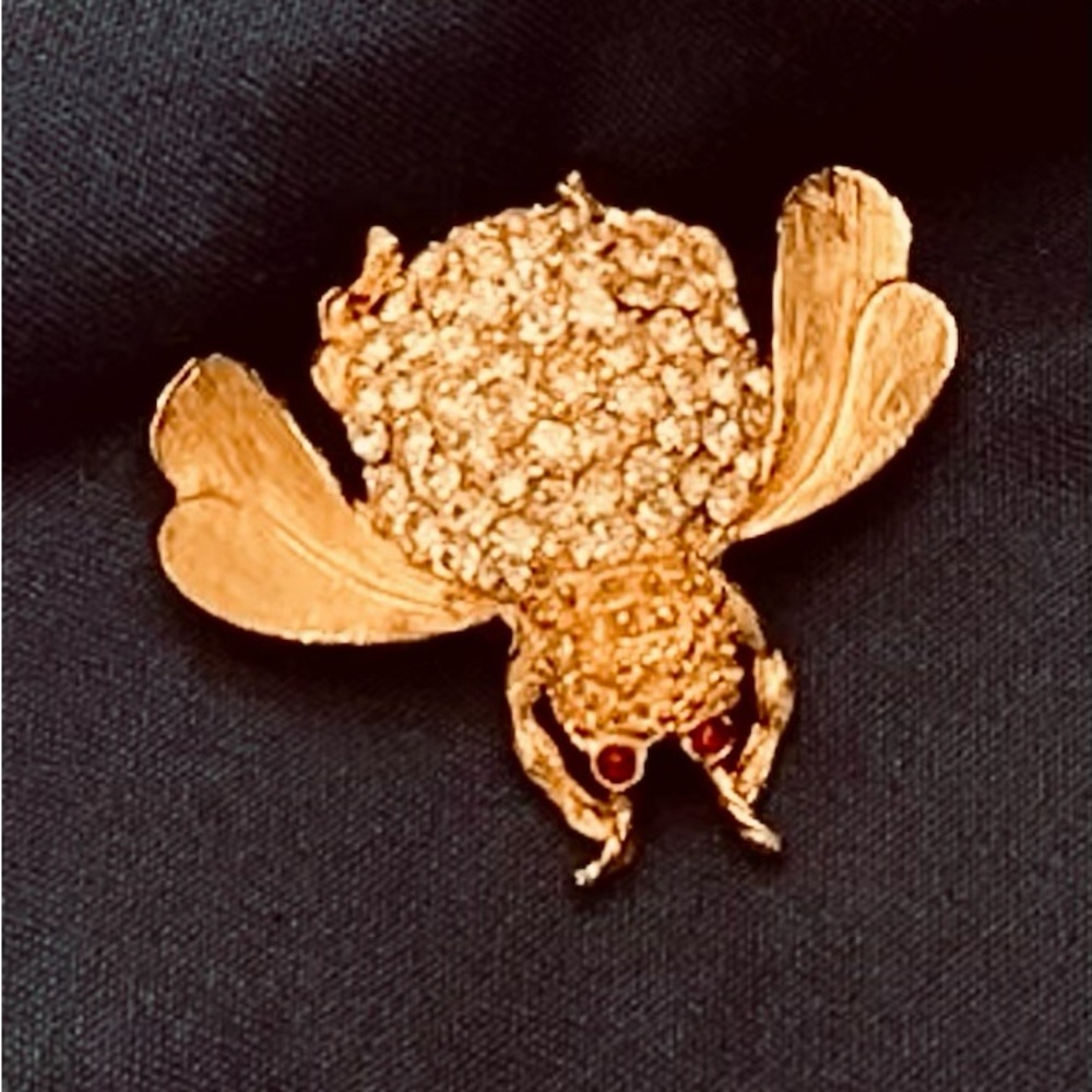 Brooch Vintage Bee Gold Tone